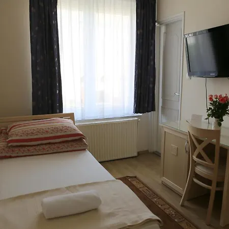 Peterfia Panzio Guest house