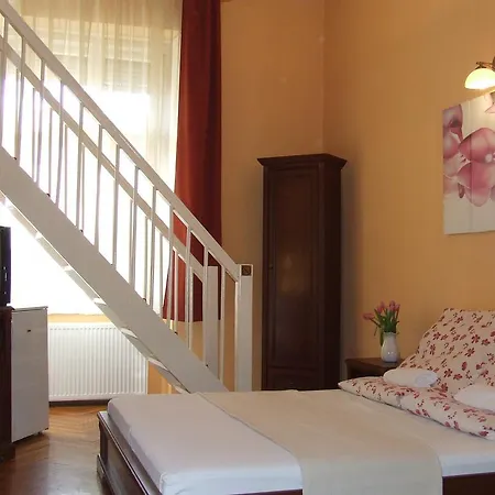 Peterfia Panzio Debrecen
