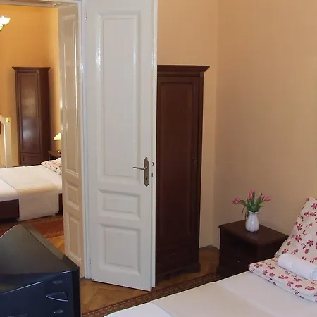 Peterfia Panzio Debrecen