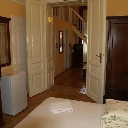 Peterfia Panzio Guest house