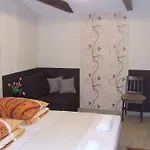 Affittacamere Péterfia Panzió 3*