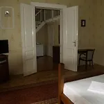 Peterfia Panzio Pensionat 3*