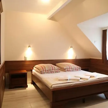 Peterfia Panzio 데브레첸