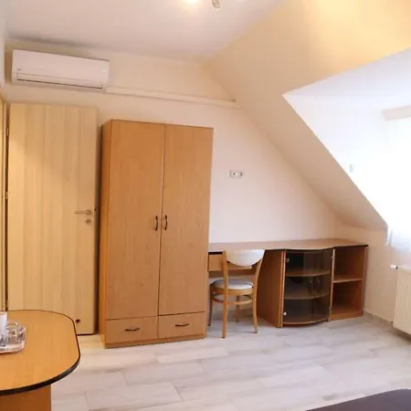 게스트하우스 Peterfia Panzio 3*