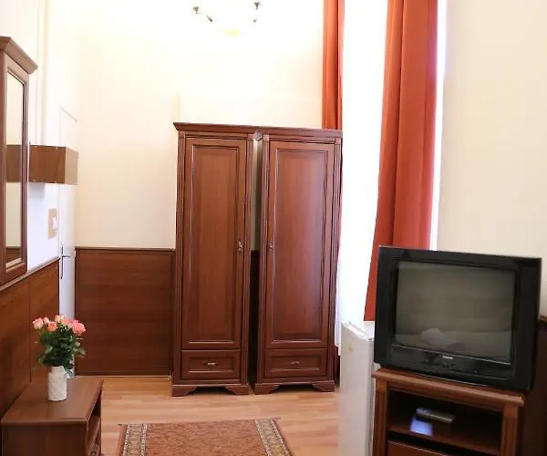 Guest house Peterfia Panzio 3*