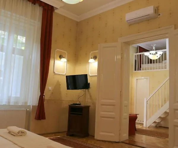 Peterfia Panzio 3* 데브레첸